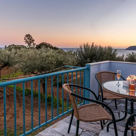 Cozy Summer Retreat - Perfect Location *