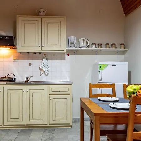 Cozy Summer Retreat - Perfect Location *
