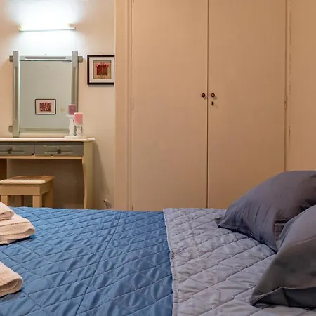 Cozy Summer Retreat - Perfect Location Дом отдыха